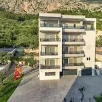 Apartment Ruzmarin Residence J