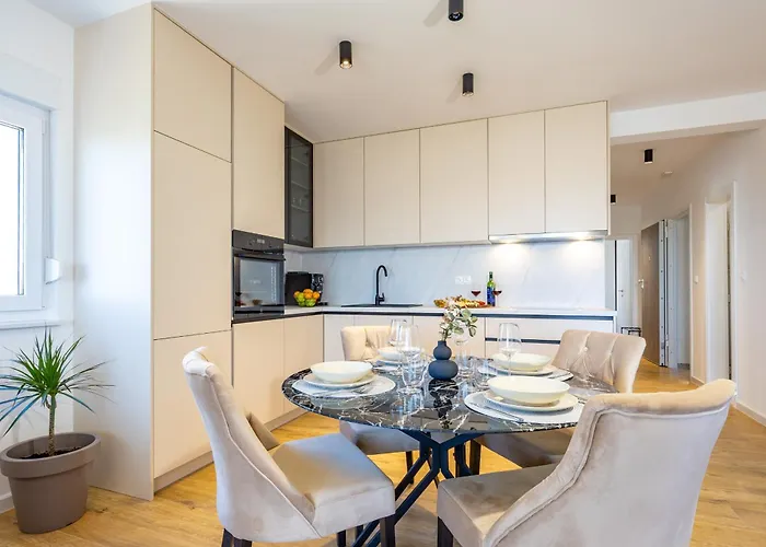 Apartment Ruzmarin Residence J