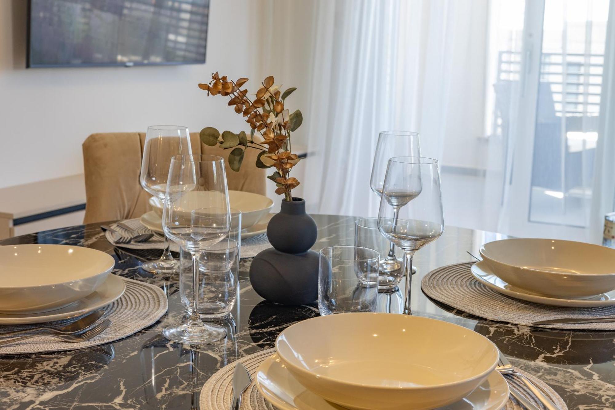 Ruzmarin J Apartment